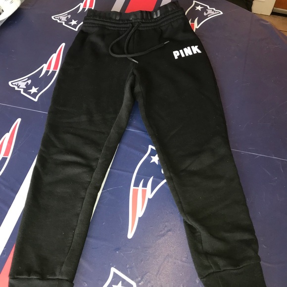 SOLD 🥳 Victoria Secret Pink Outfit - Picture 4 of 6